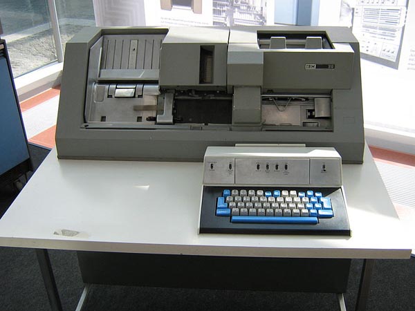 La perforatrice IBM 029